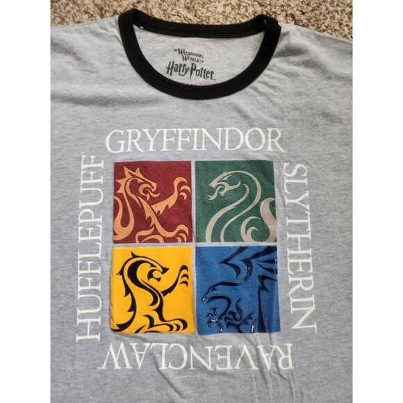 THE WIZARDING WORLD OF HARRY POTTER Alumni T-shirt Size Medium - Picture 3 of 6